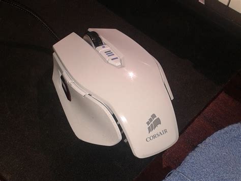 Disassembling Corsair Vengeance M65 Mouse Body .